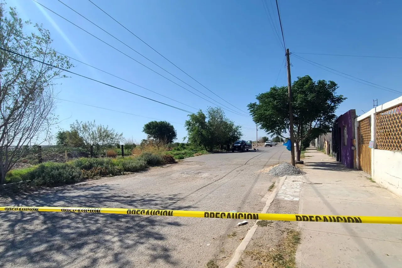 Hallan cuerpo dentro de maleta en terreno baldío en Riberas