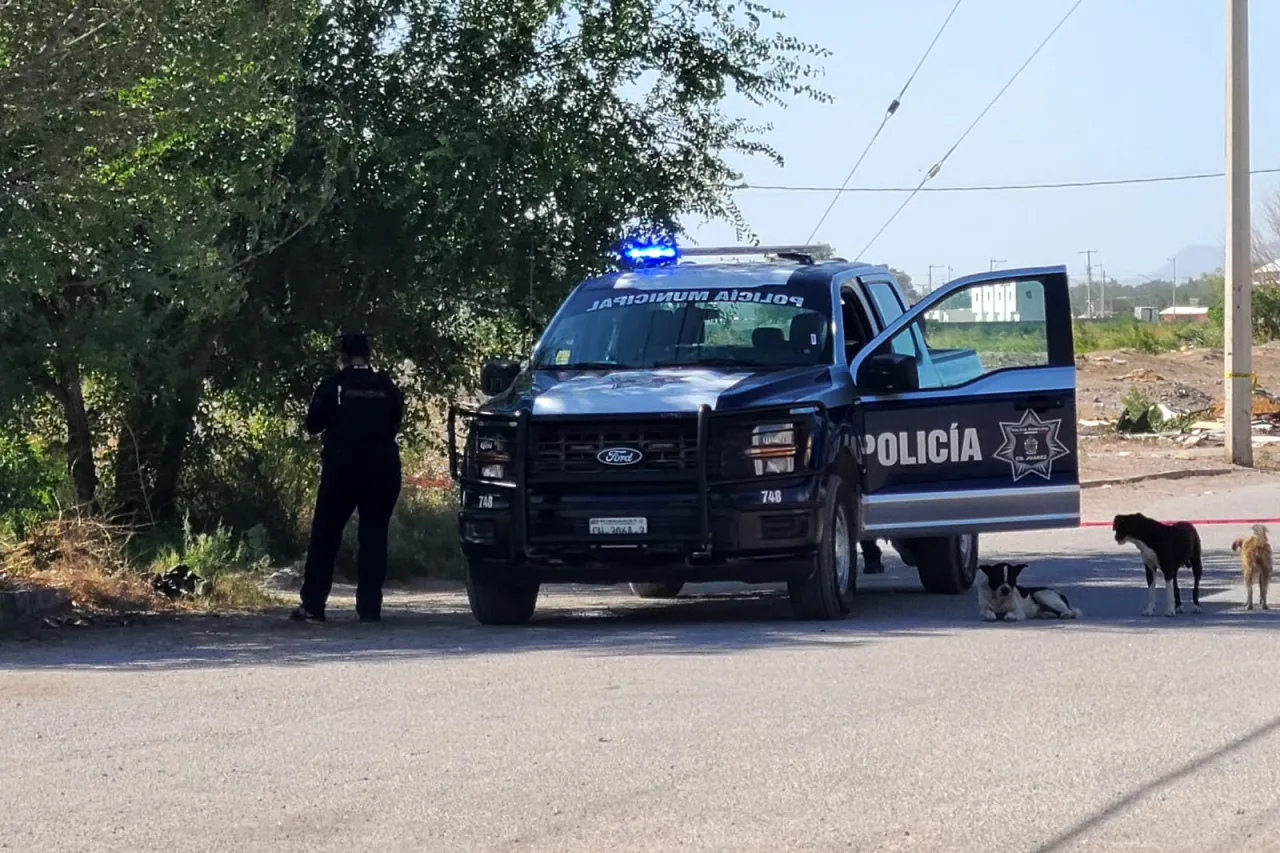 Hallan cuerpo dentro de maleta en terreno baldío en Riberas