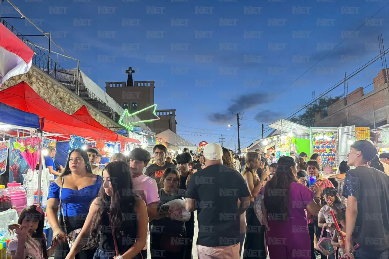 Disfrutan juarenses de kermes por fiesta patronal de Nuestra Señora del Carmen