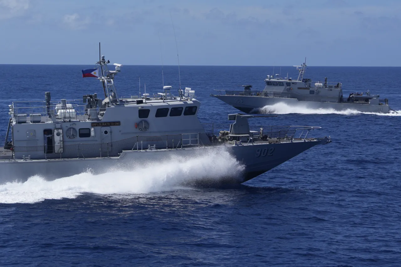 Construirá EU centros de reparación para la Armada filipina