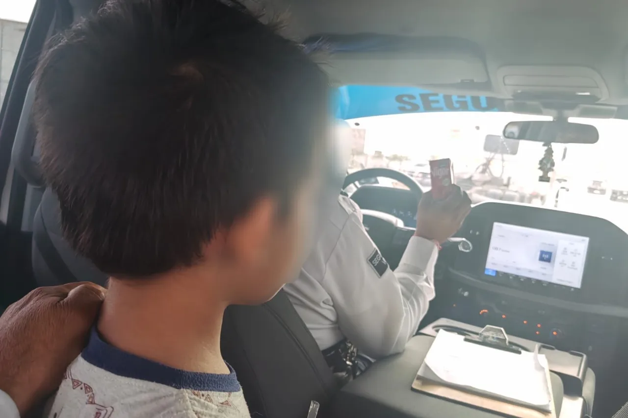 Aseguran a niño que caminaba solo en calles de Juárez