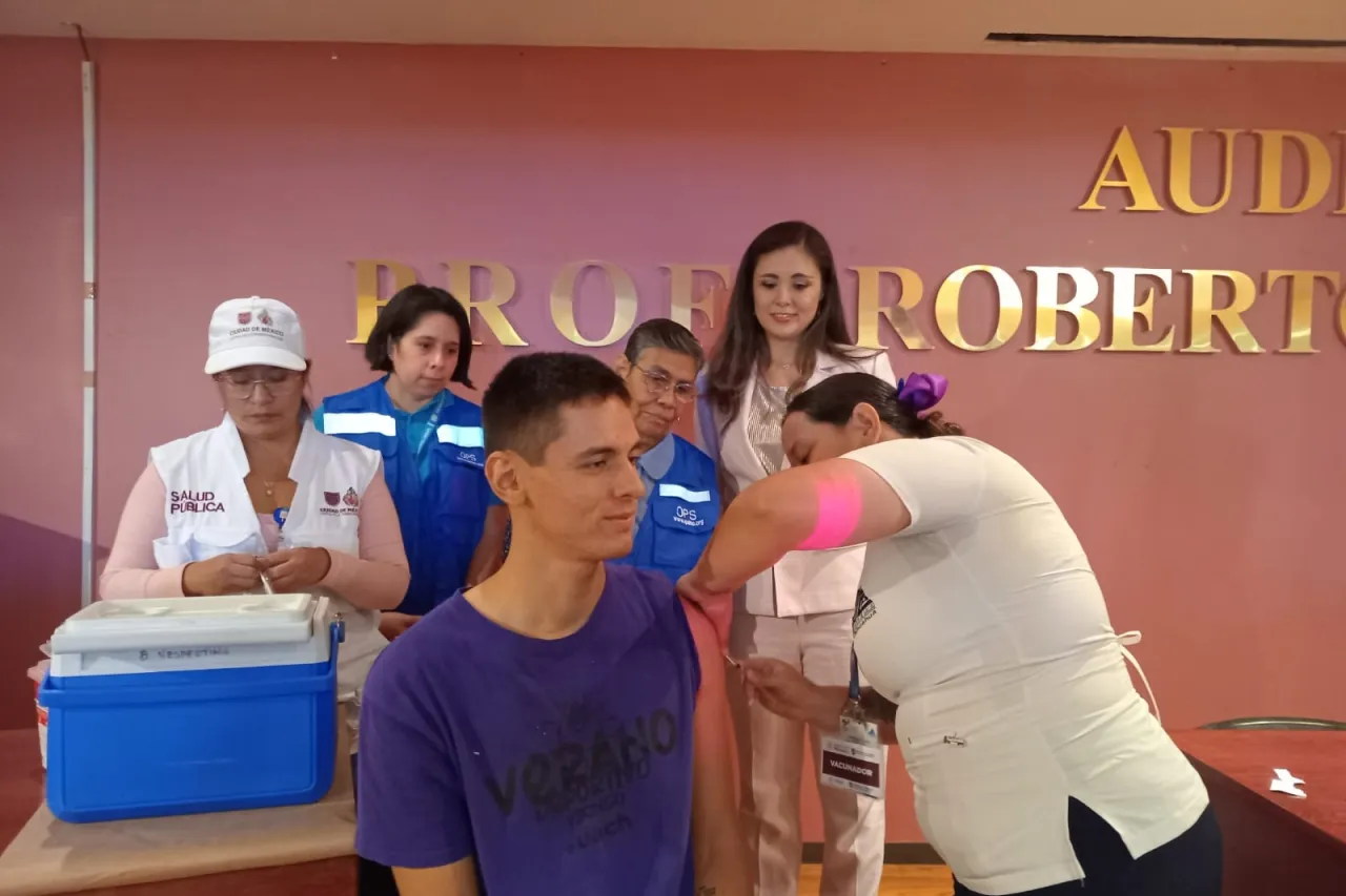 Llegan vacunadores de 12 entidades para apoyar estrategia contra el sarampión