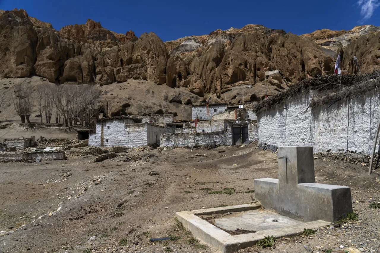 El cambio climático obliga a un pueblo en el Himalaya a mudarse en busca de agua