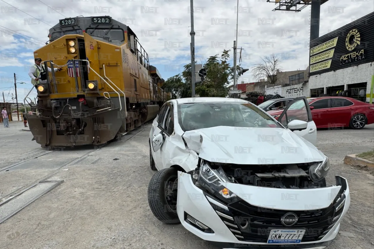 Versa es embestido por el tren; hay 2 heridos