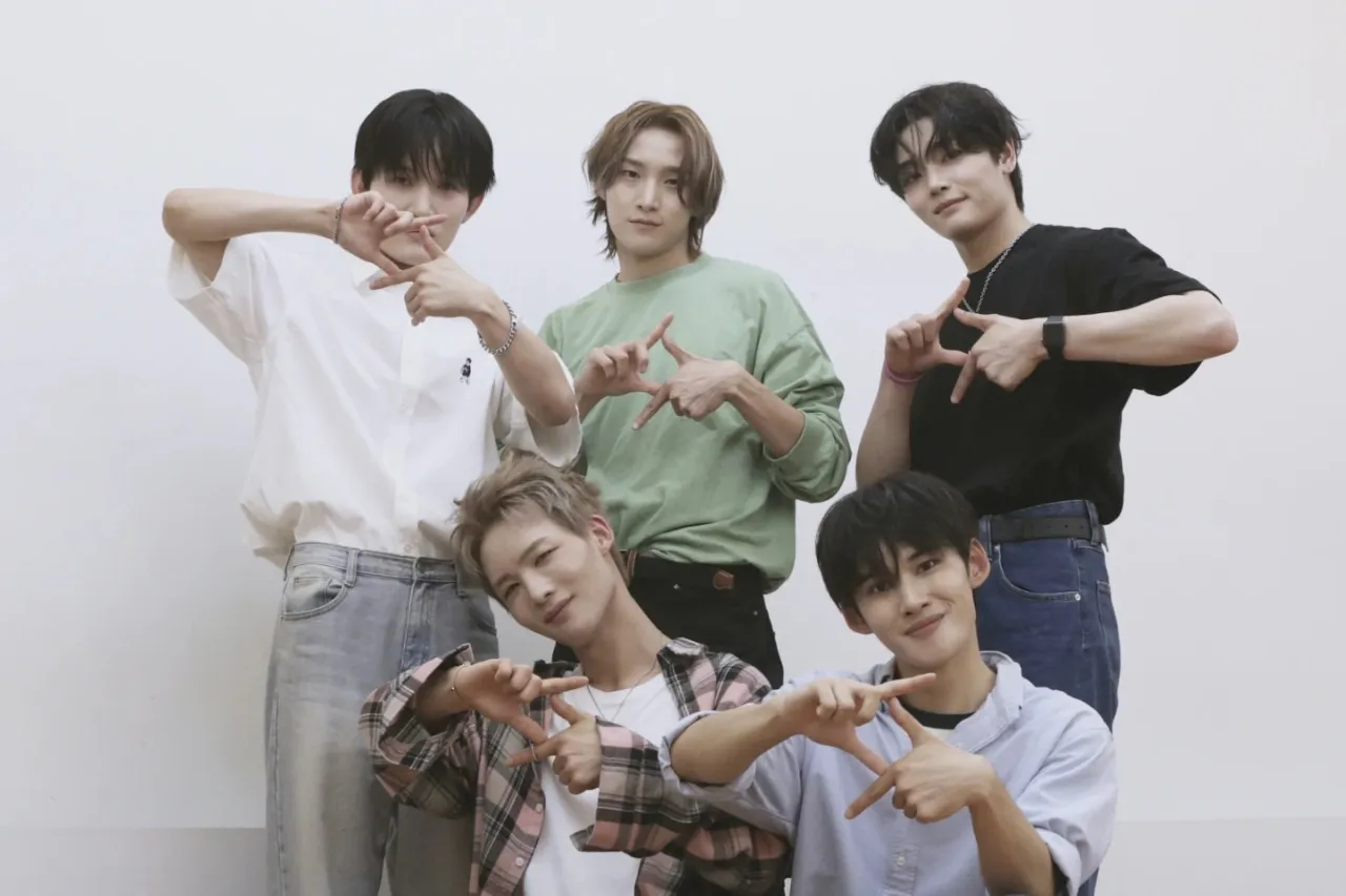 La banda de K-pop 1VERSE debuta con dos miembros desertores norcoreanos