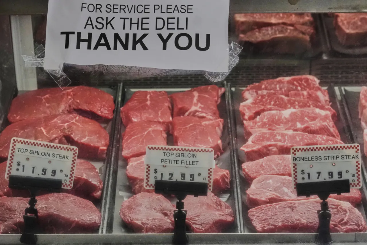 Sequía y parásitos disparan el precio de la carne de res en EU