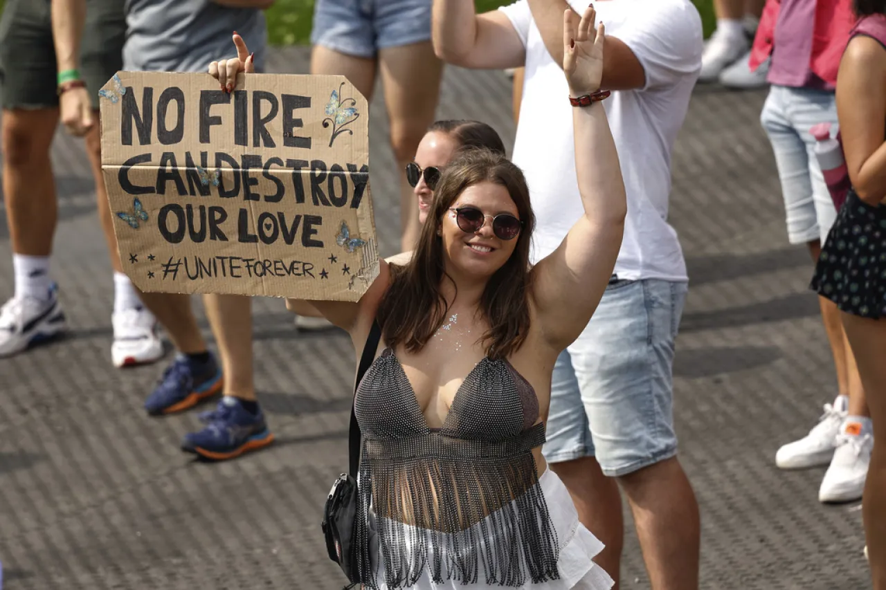 Tomorrowland abre tras incendio que destruyó su escenario principal