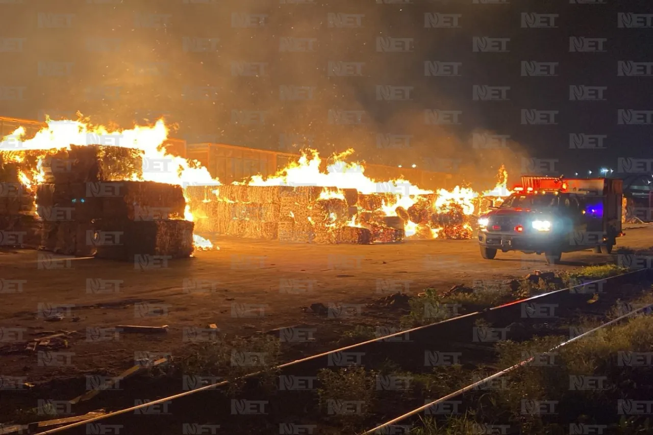 Incendio no fue en vagones, se queman pacas de cartón: PC