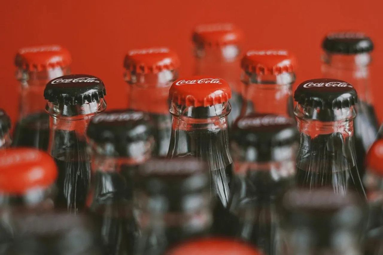 Coca-Cola sin azúcar crece mientras Trump impulsa versión con azúcar
