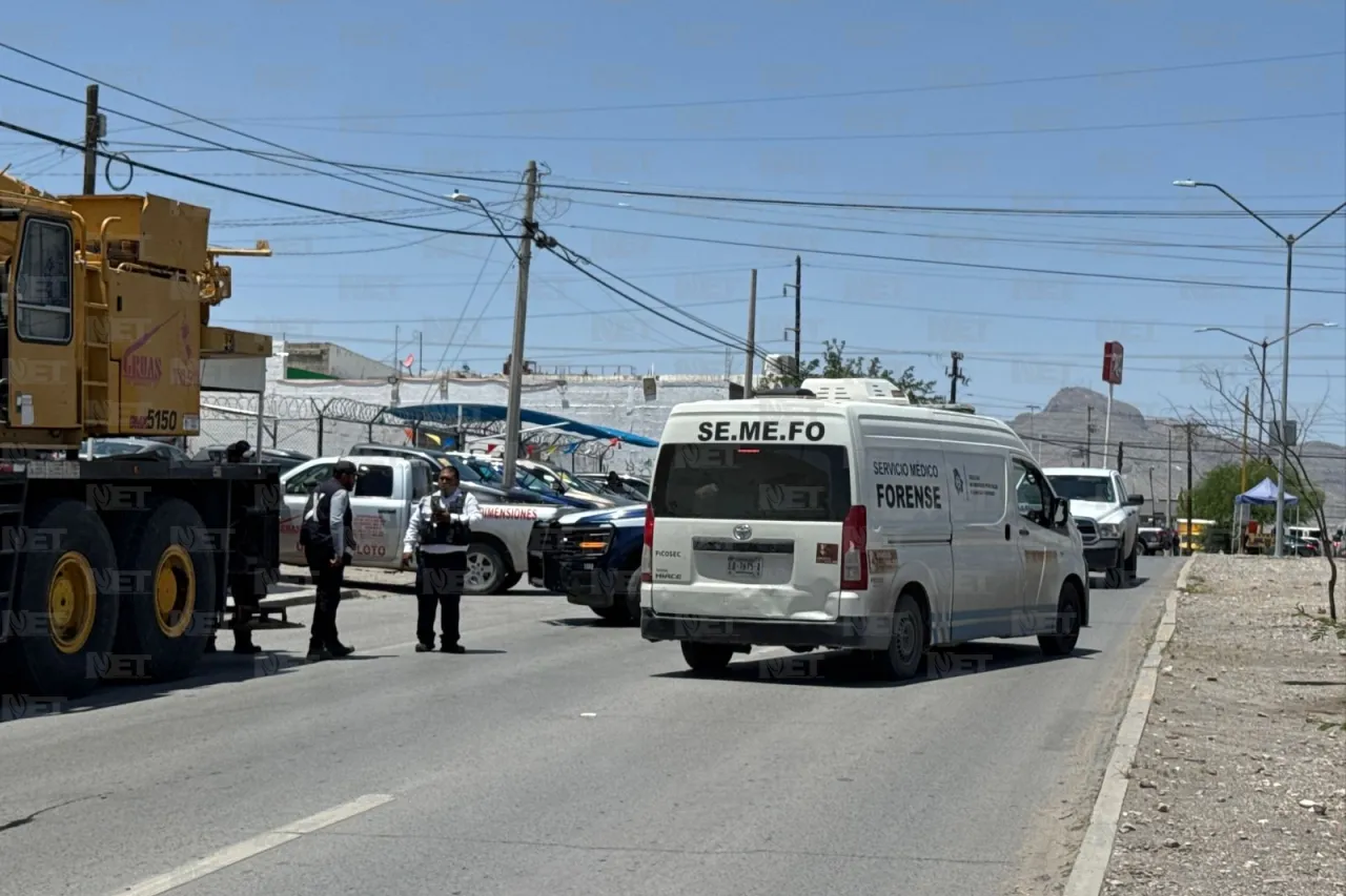 Muere trabajador atropellado al bajar de una grúa