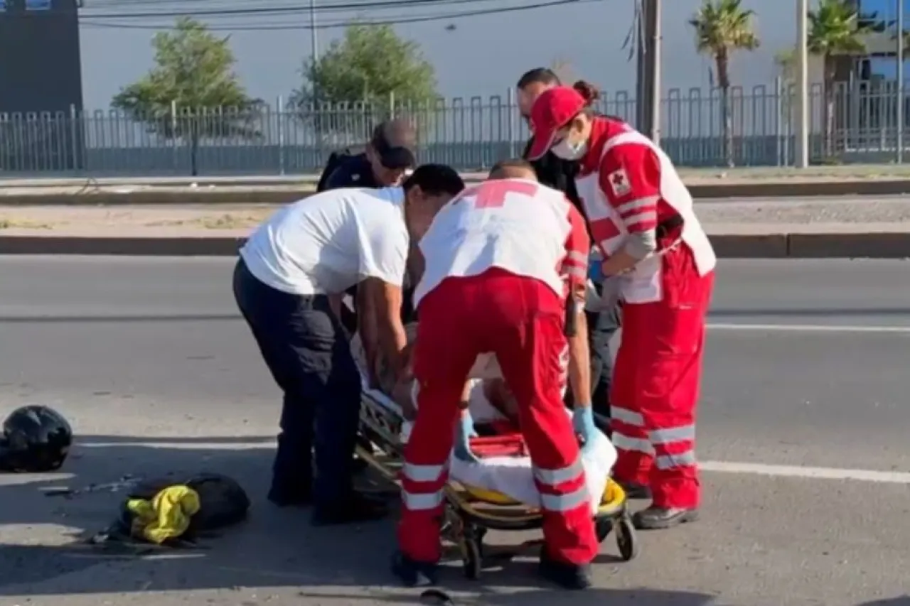 Choque en el Libramiento deja a motociclista herido