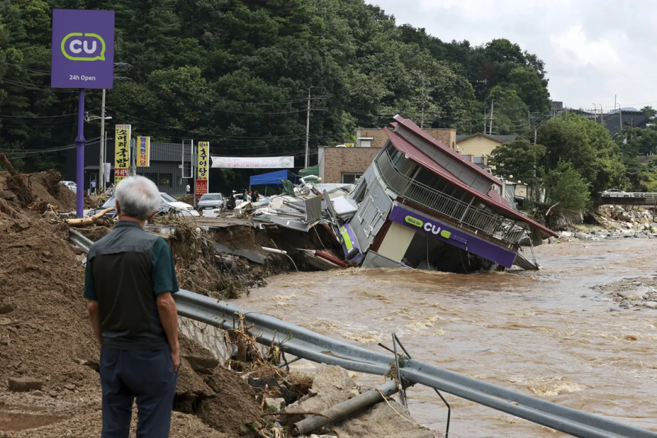 Fuertes lluvias en Corea del Sur dejan 17 muertos