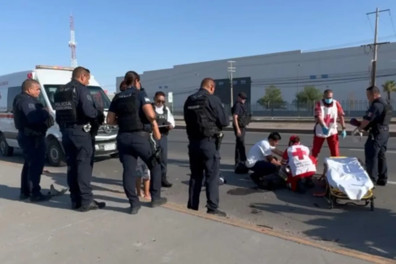 Choque en el Libramiento deja a motociclista herido