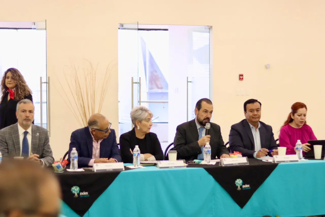 Se reúne secretario del Trabajo estatal con líderes industriales