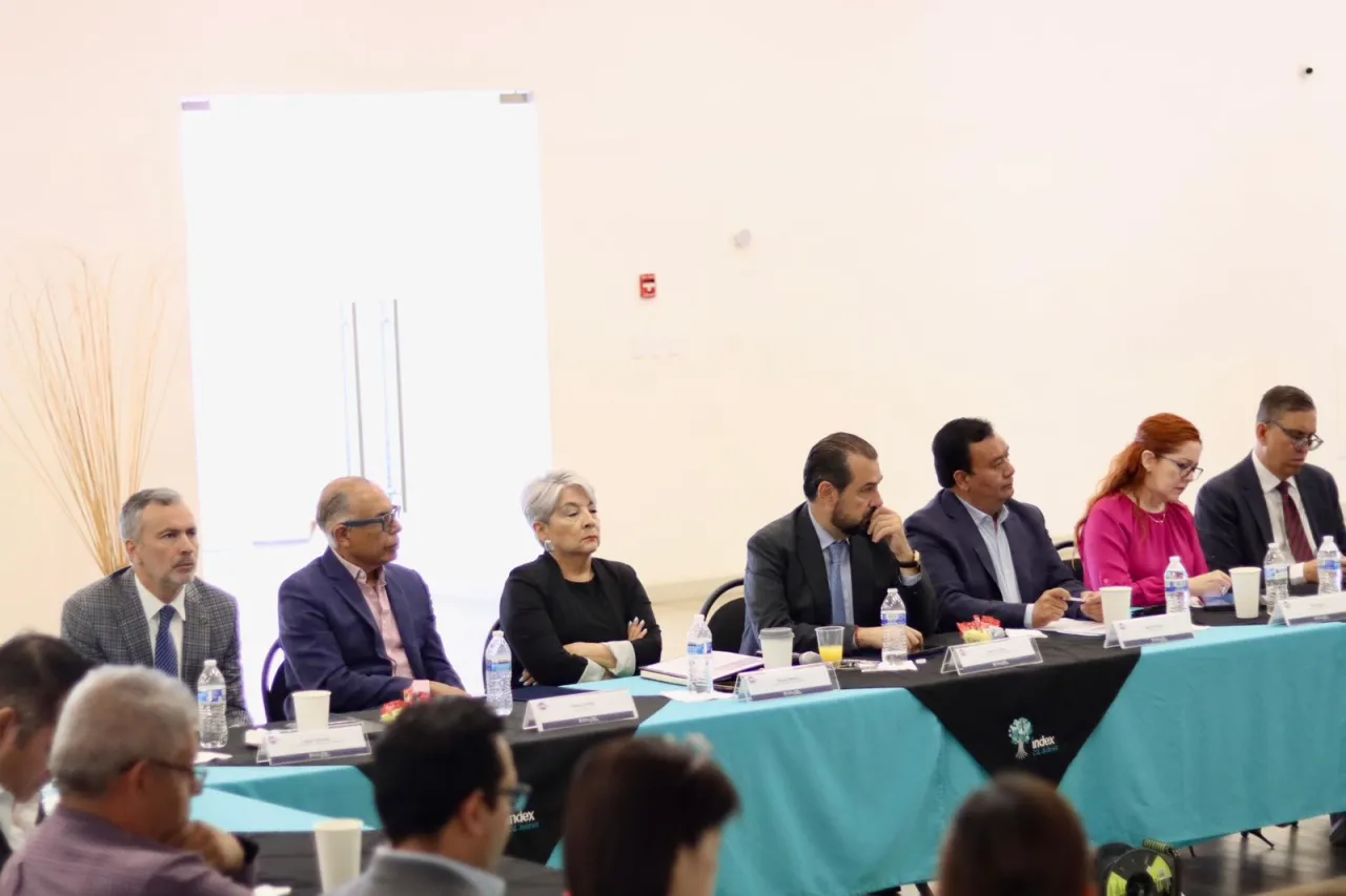 Se reúne secretario del Trabajo estatal con líderes industriales