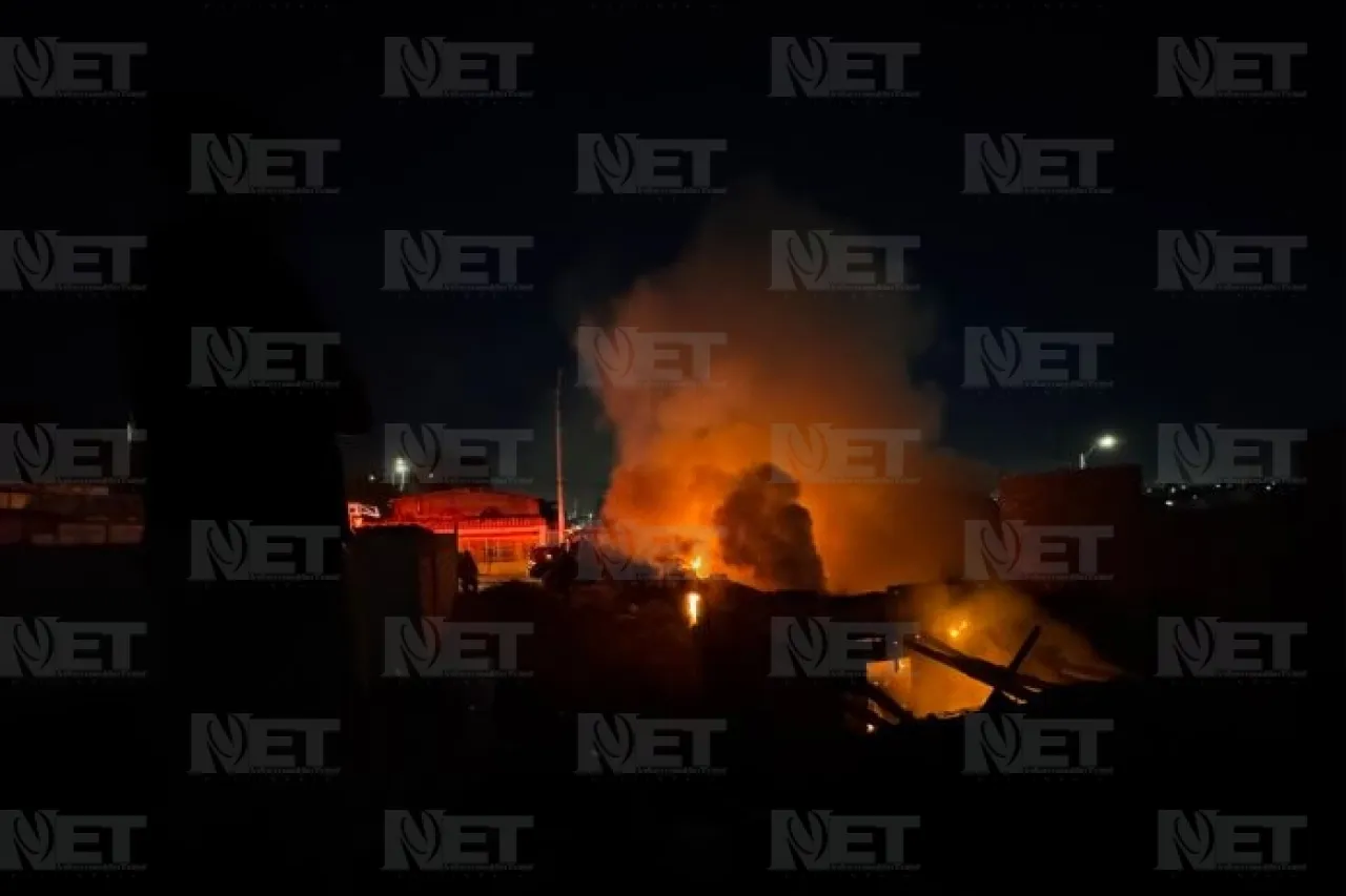 Se incendia domicilio a metros de expendio de gas