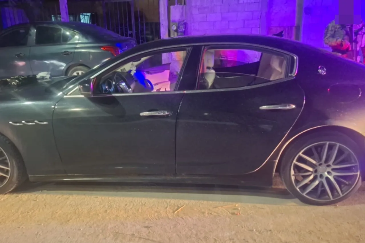 Paseaba armado a exceso de velocidad en Maserati y lo arrestan