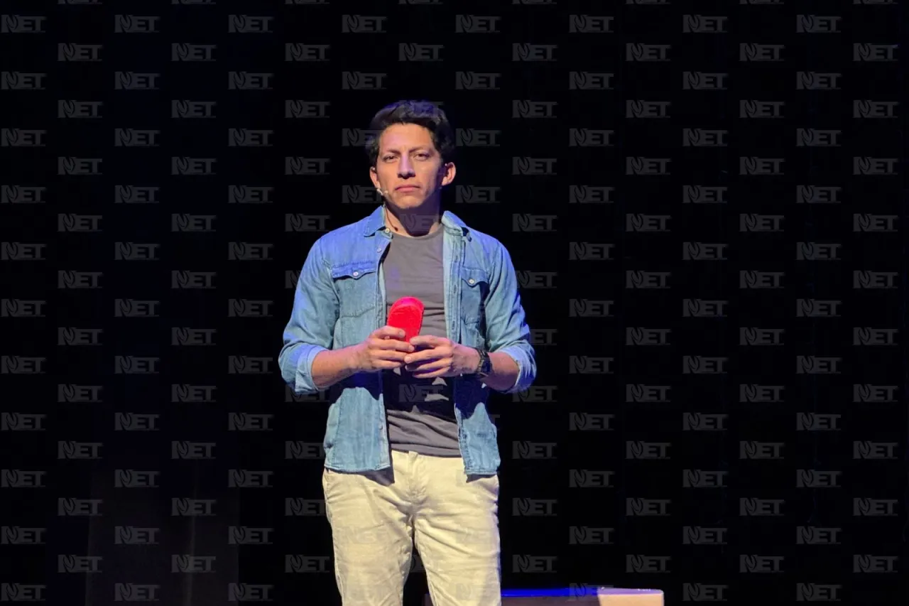Inicia el Festival de Teatro de la Ciudad en Juárez con 'Nuestro Hilo Rojo'