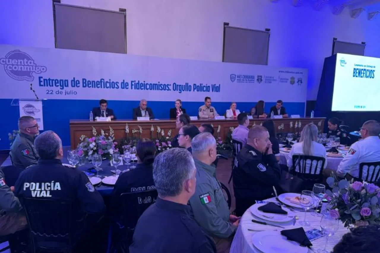 Entregan beneficios de Fideicomiso Orgullo Policía Vial