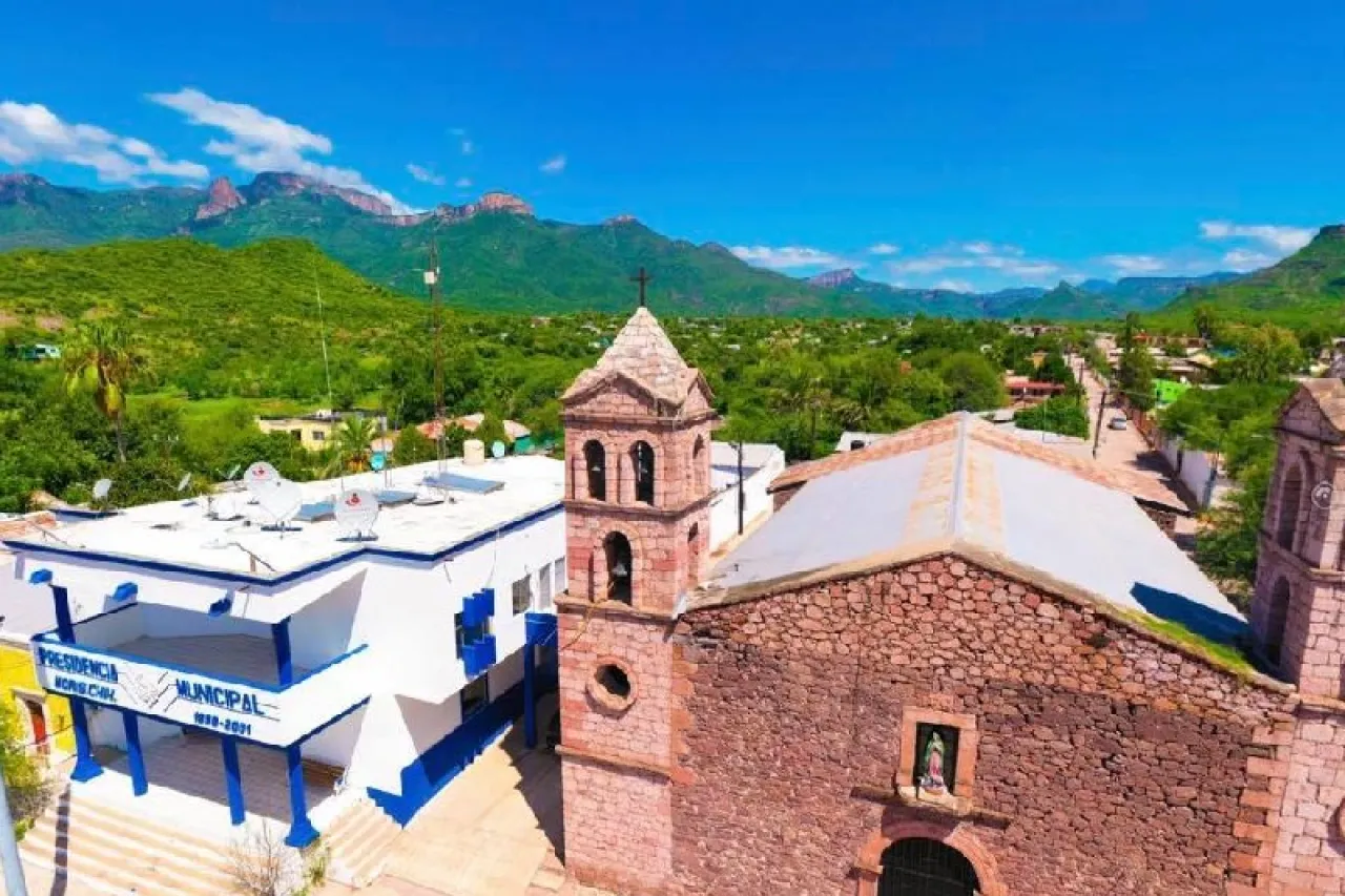 Regresaron a municipio de Moris cientos de desplazados por violencia