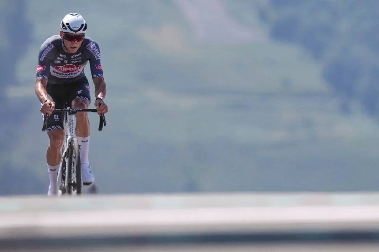 Mathieu van der Poel se baja del Tour de Francia por neumonía