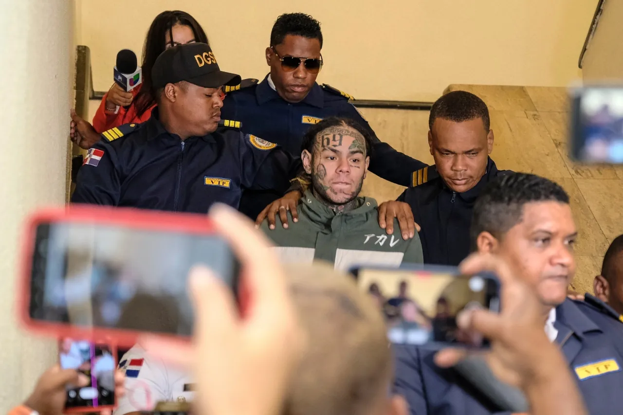 Tekashi 6ix9ine se declara culpable de un cargo por posesión de drogas