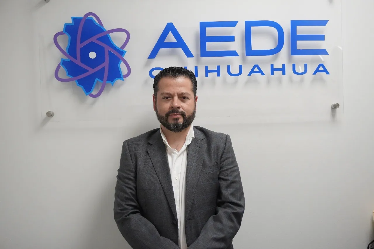 Asume Alejandro Hernández dirección de la oficina de enlace de la AEDE