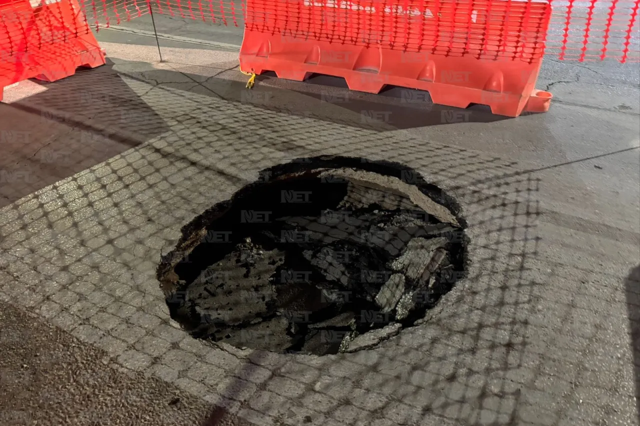 Se forma socavón en plena avenida López Mateos