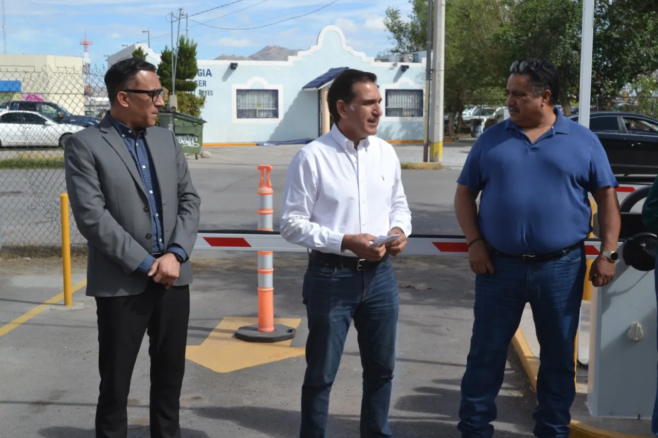 Reinauguran estacionamiento en el Hospital General 6 del IMSS