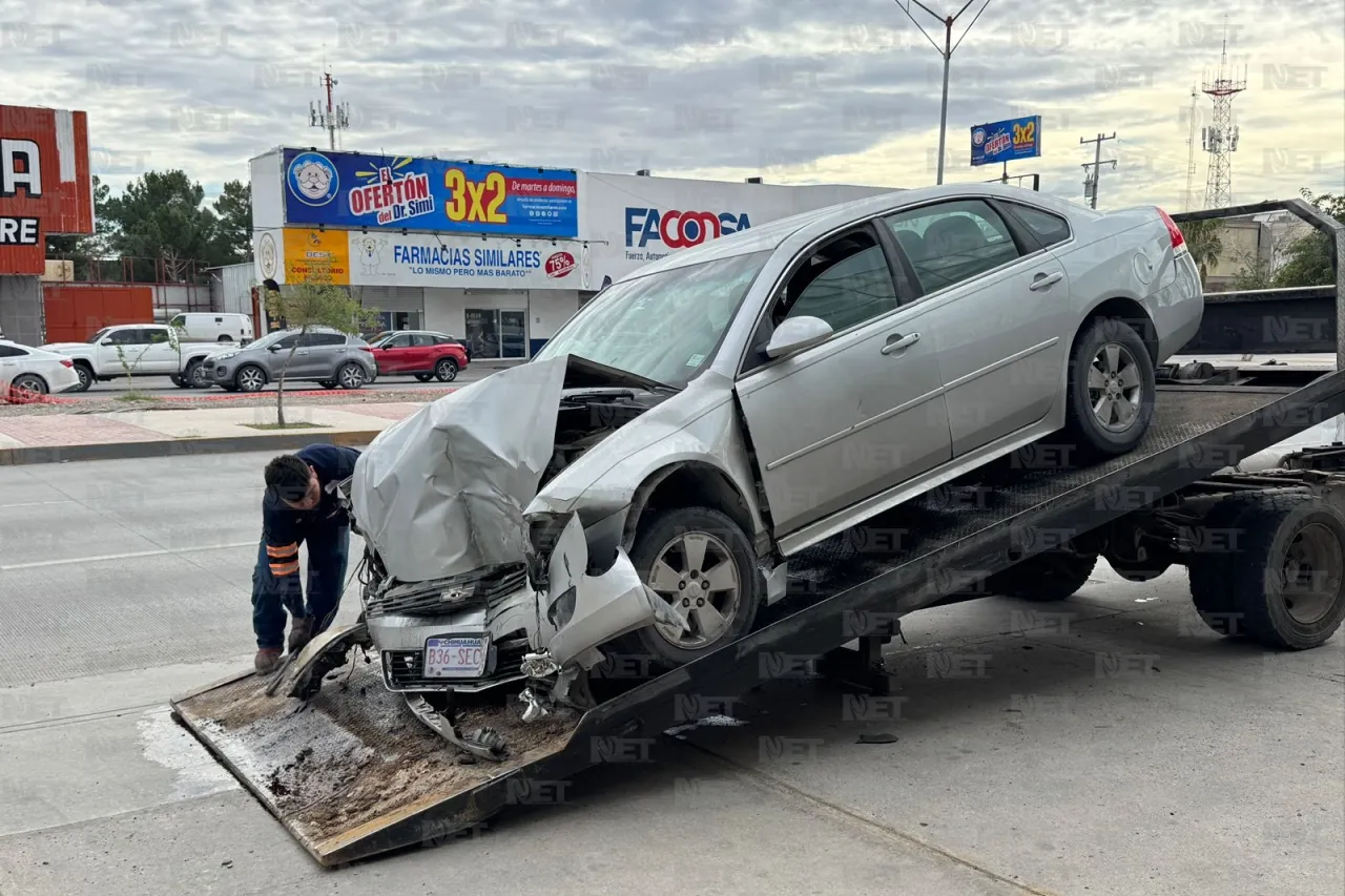 Se impacta contra muro de taquería en la Ejército Nacional