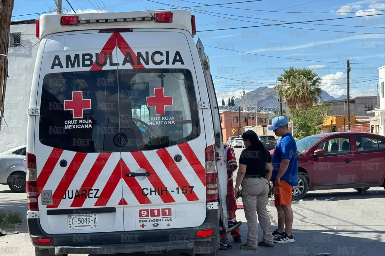 Se pasa el alto sin precaución y causa choque; hay dos lesionados