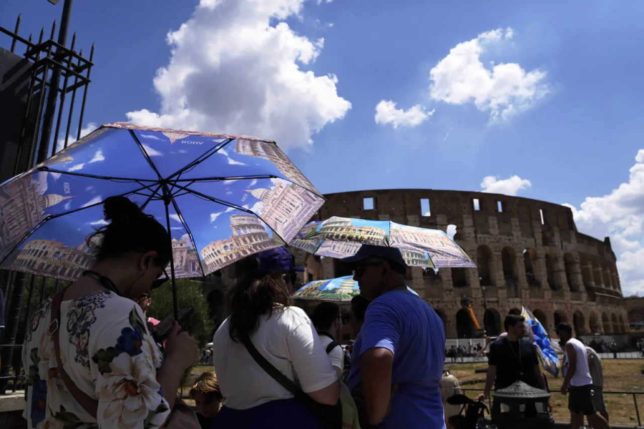 Trabajadores al aire libre exigen protección por calor extremo en Europa