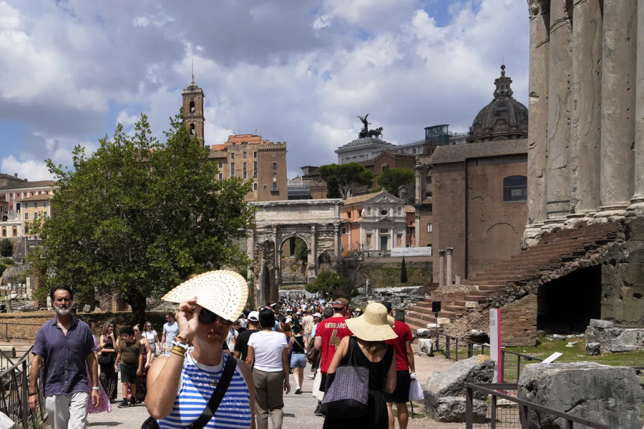 Trabajadores al aire libre exigen protección por calor extremo en Europa