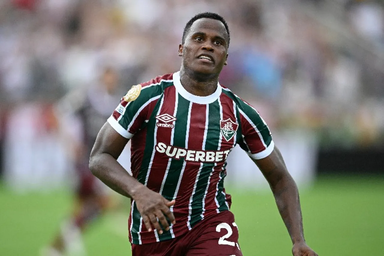 Firman Wolves a Jhon Arias del Fluminense
