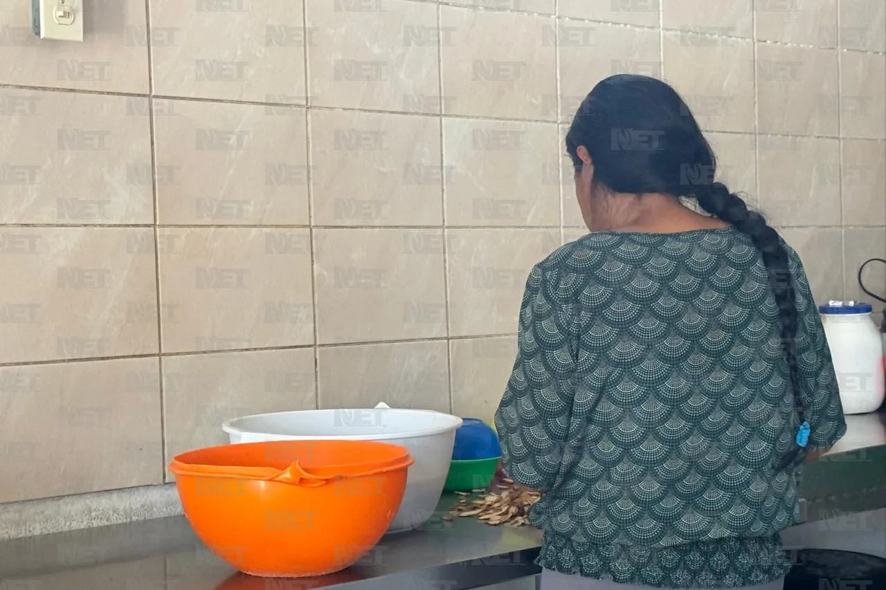 Venezolanos y hondureños entre la comunidad migrante que continúa en Juárez