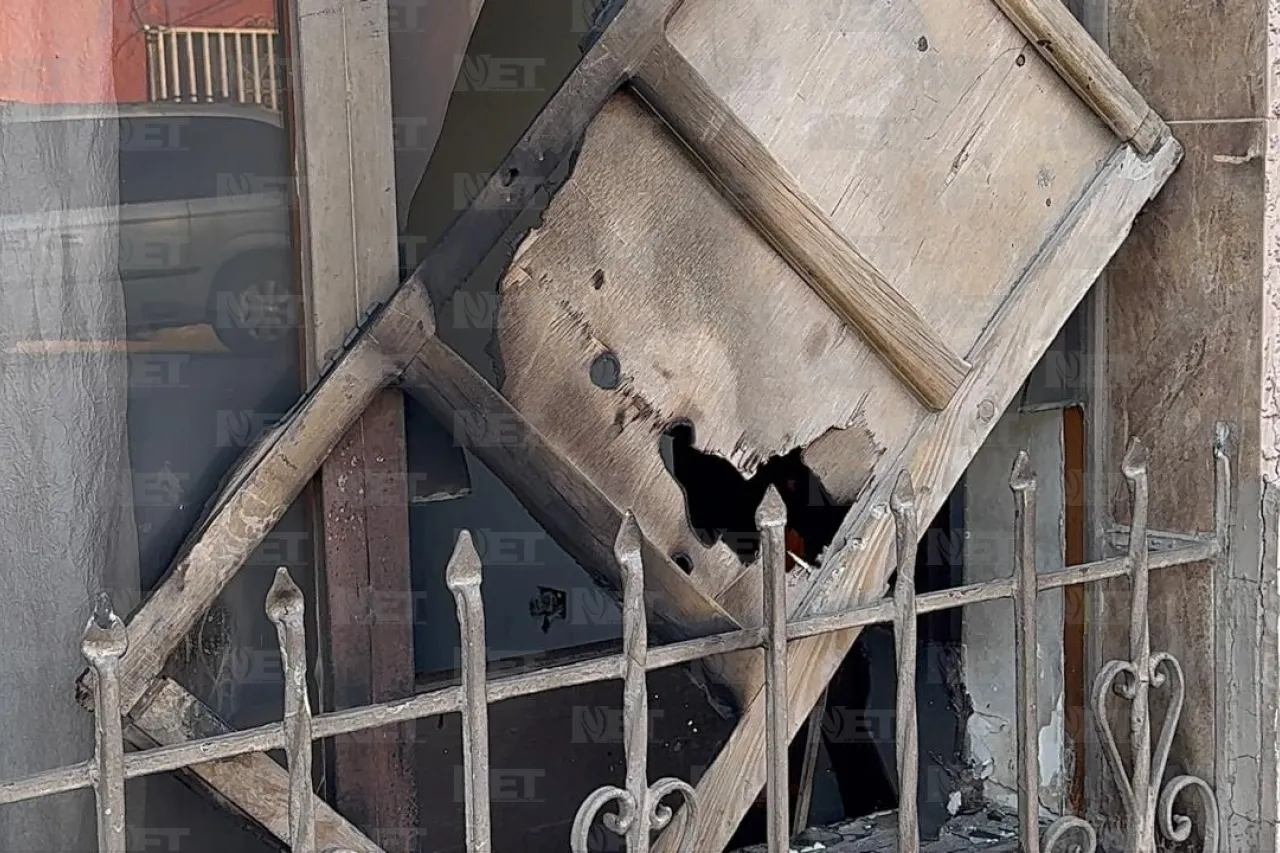 Incendian Funeraria Del Carmen y 2 de sus carrozas