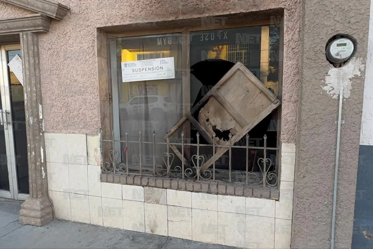Incendian Funeraria Del Carmen y 2 de sus carrozas