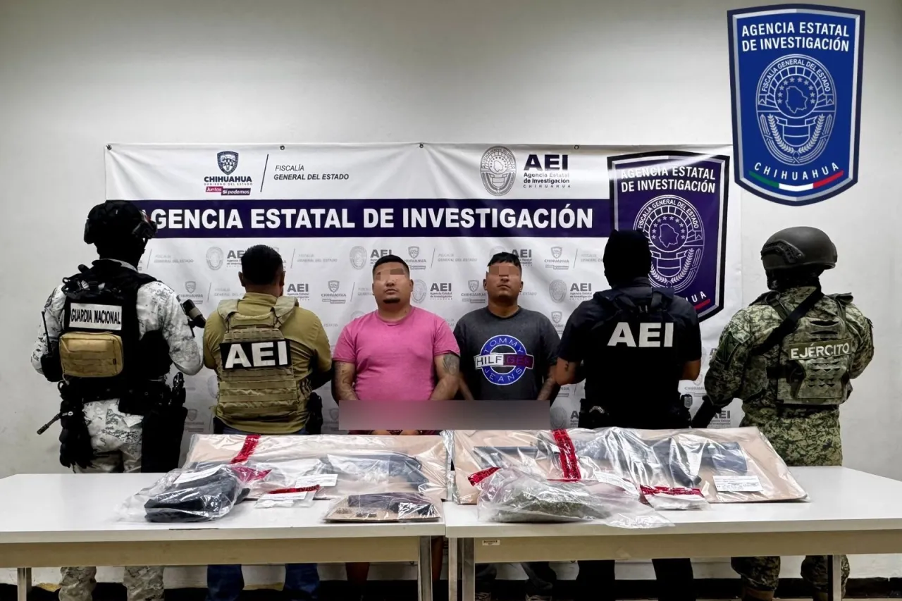 Detiene AEI a 2 hombres con armas y droga en colonia Renovación 92