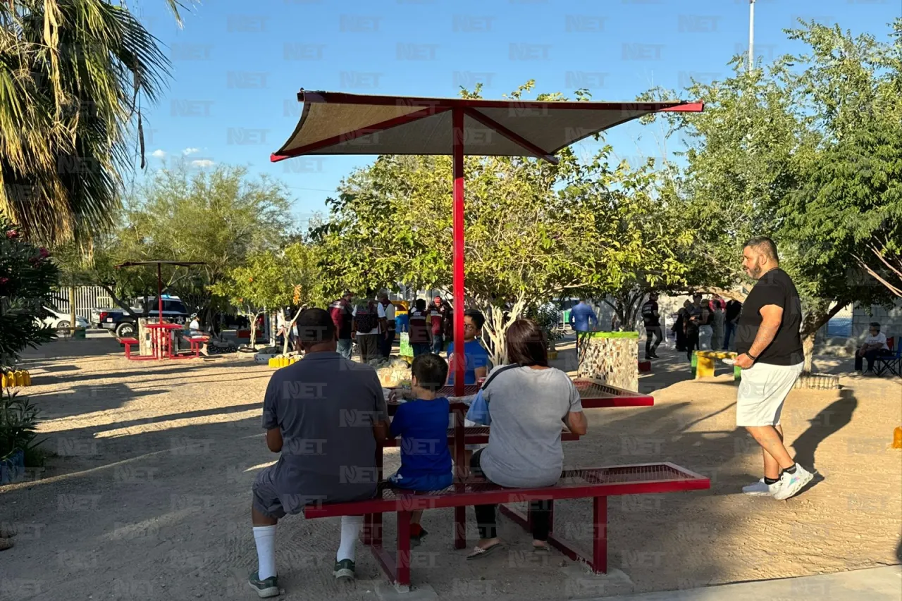 Instalan juegos y domo en parque El Encanto