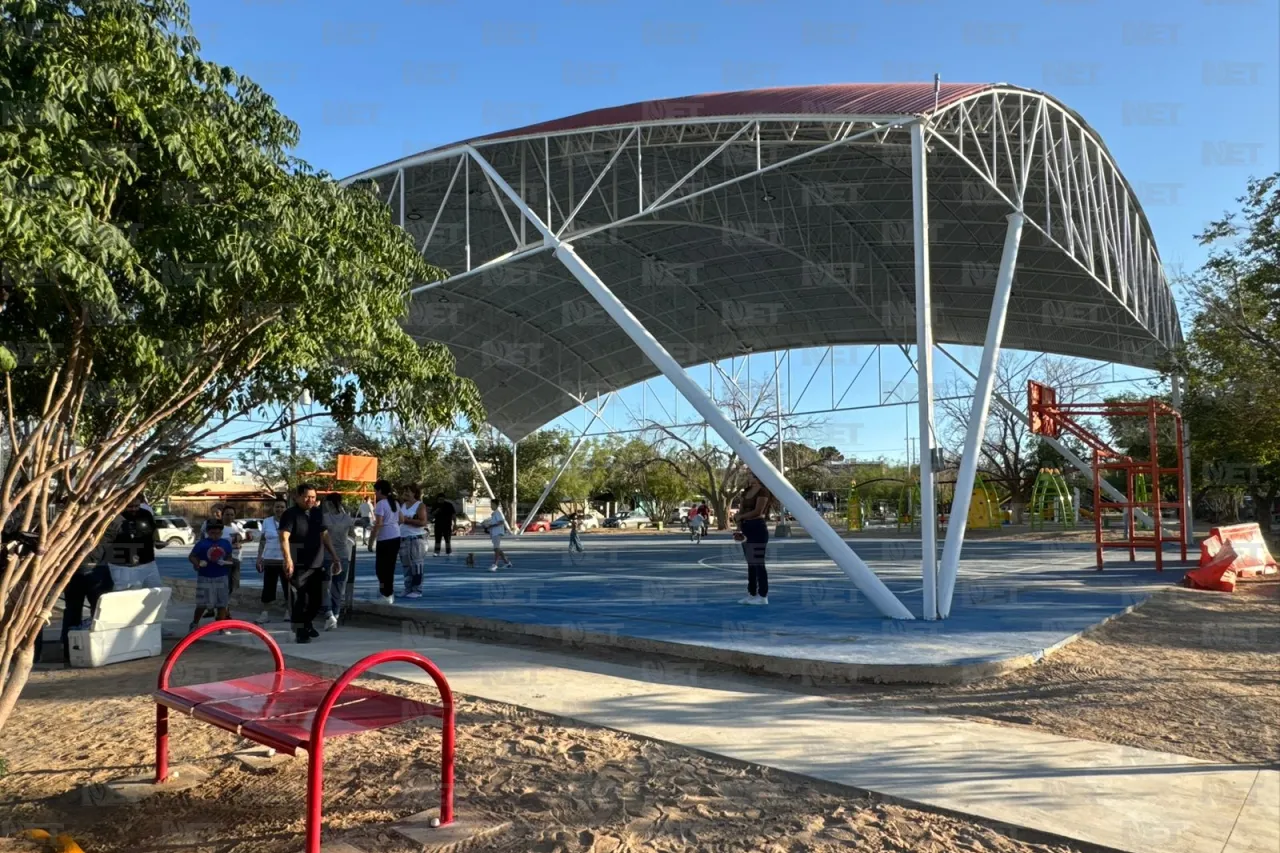 Instalan juegos y domo en parque El Encanto