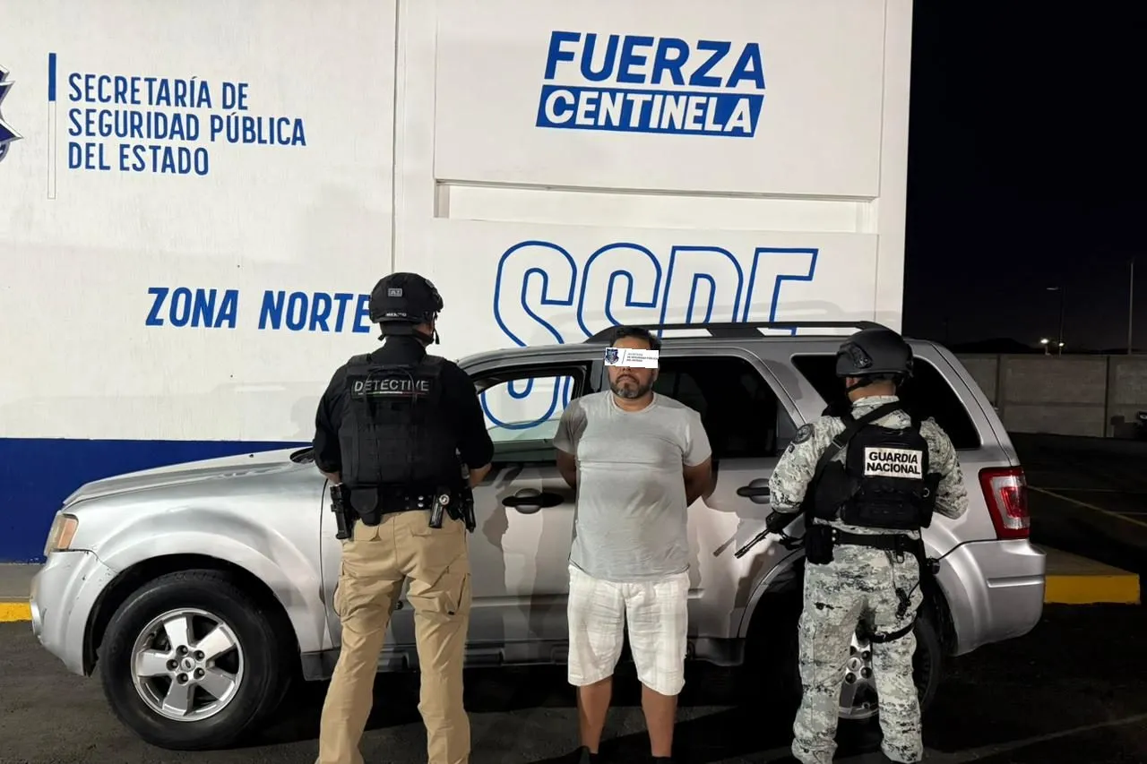 Cae sujeto a bordo de vehículo implicado en homicidio
