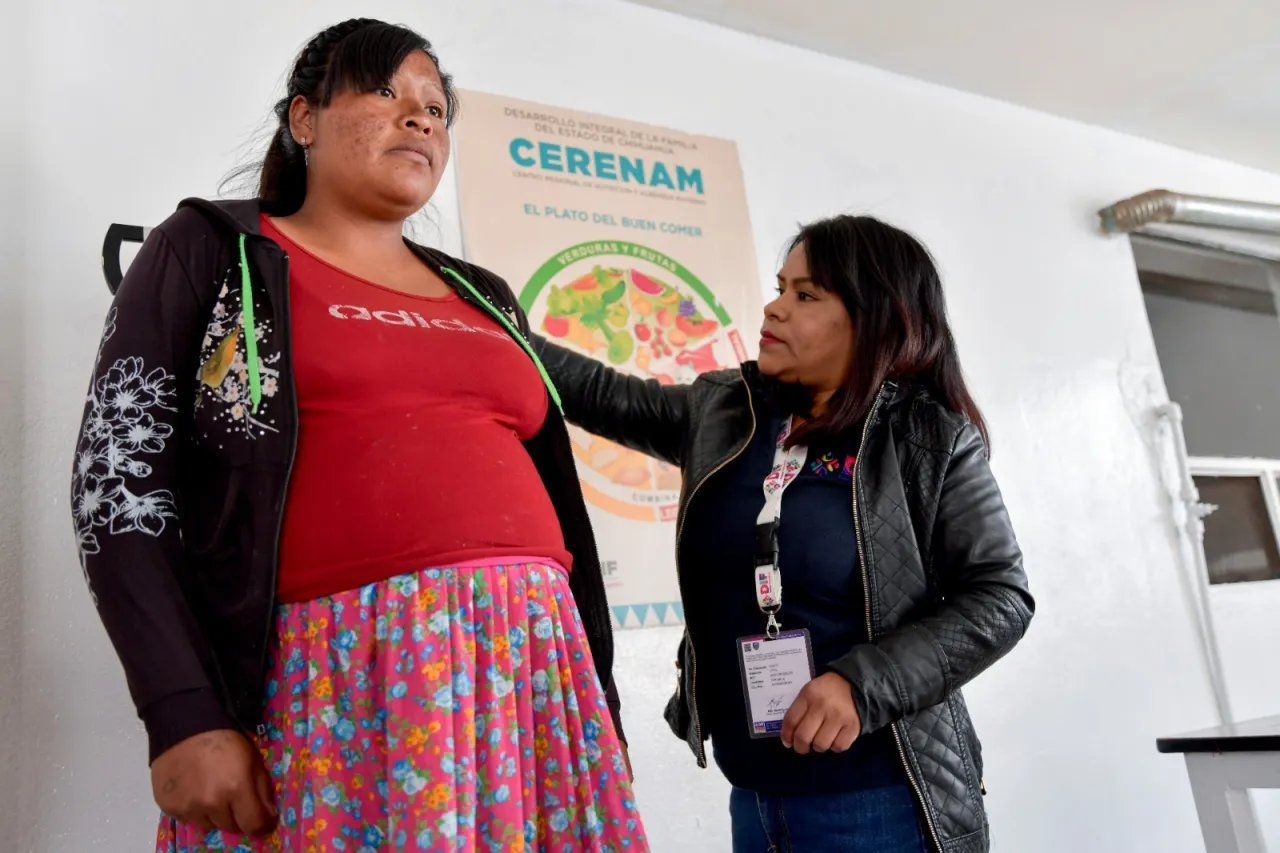 DIF atiende a 38 mil personas con desnutrición en la Sierra Tarahumara