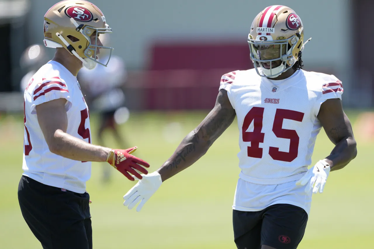 Los 49ers apuestan por la juventud: 8 novatos compiten por ser titulares