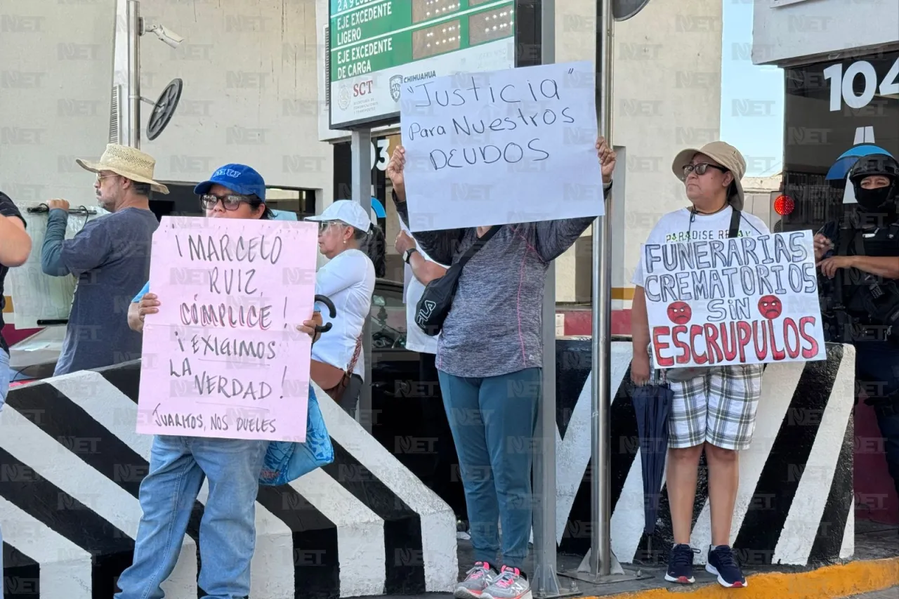 Colectivo permite paso libre en el puente Santa Fe en protesta pacífica