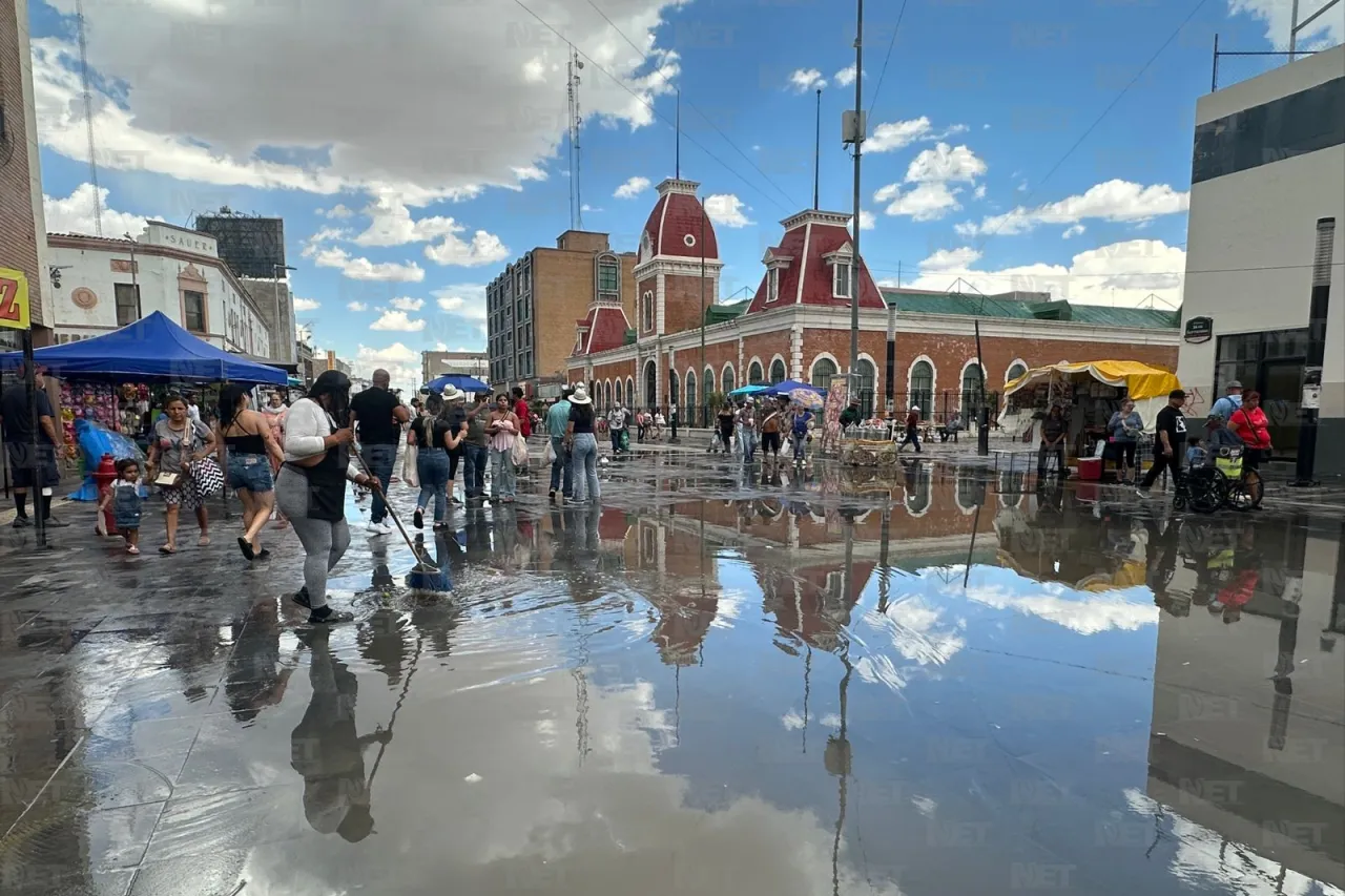 Llega la lluvia al Centro de Juárez