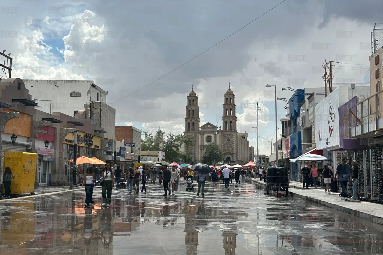 Llega la lluvia al Centro de Juárez