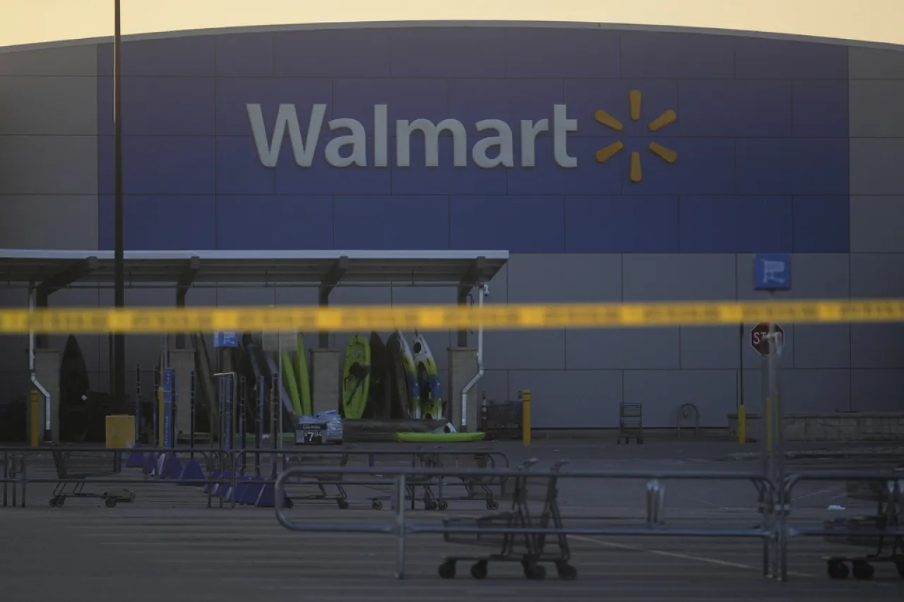 Autoridades presentarán cargos de terrorismo por ataque en Walmart de Michigan