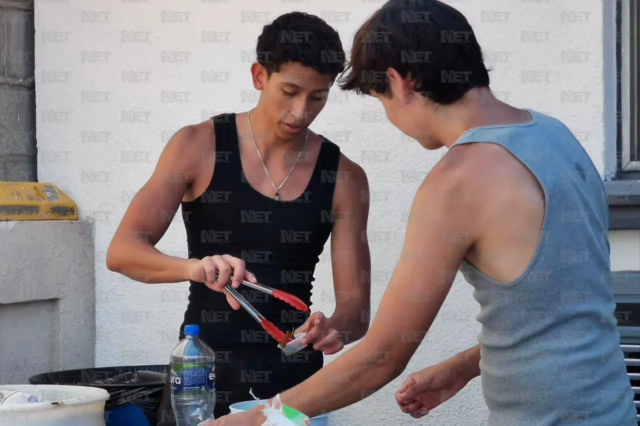 Invitan a venta de hamburguesas para costear quimioterapias de Enrique