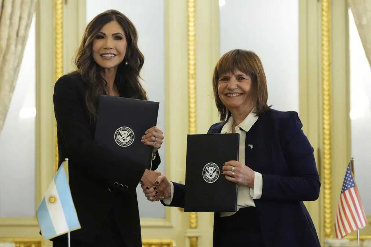 Analiza EU eliminar el requisito de visado a ciudadanos argentinos