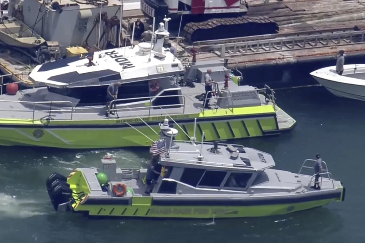Fallecen 2 niños durante un campamento de vela al chocar con una barcaza